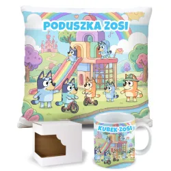 KUBEK + PODUSZKA zestaw z Bluvi i Rodzinką – Personalizowany Prezent Dla Dziecka