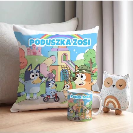 KUBEK + PODUSZKA zestaw z Bluvi i Rodzinką – Personalizowany Prezent Dla Dziecka