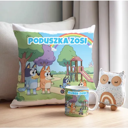 KUBEK + PODUSZKA zestaw z Bluvi i Rodzinką – Personalizowany Prezent Dla Dziecka