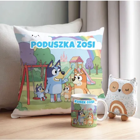 KUBEK + PODUSZKA zestaw z Bluvi i Rodzinką – Personalizowany Prezent Dla Dziecka