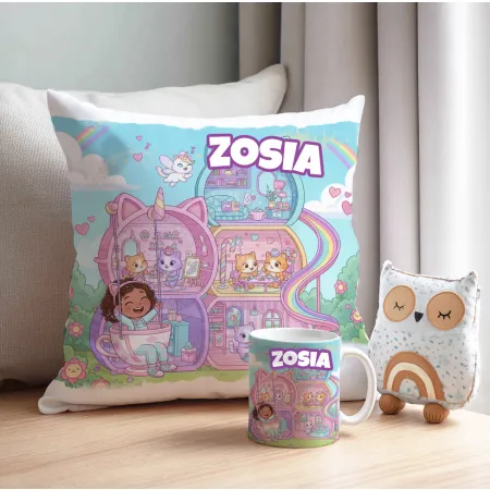 Zestaw Prezentowy Kubek Poduszka Bajkowy Koci Domek z personalizacją