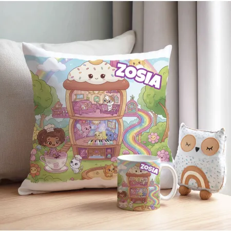 Zestaw Prezentowy Kubek Poduszka Bajkowy Koci Domek z personalizacją